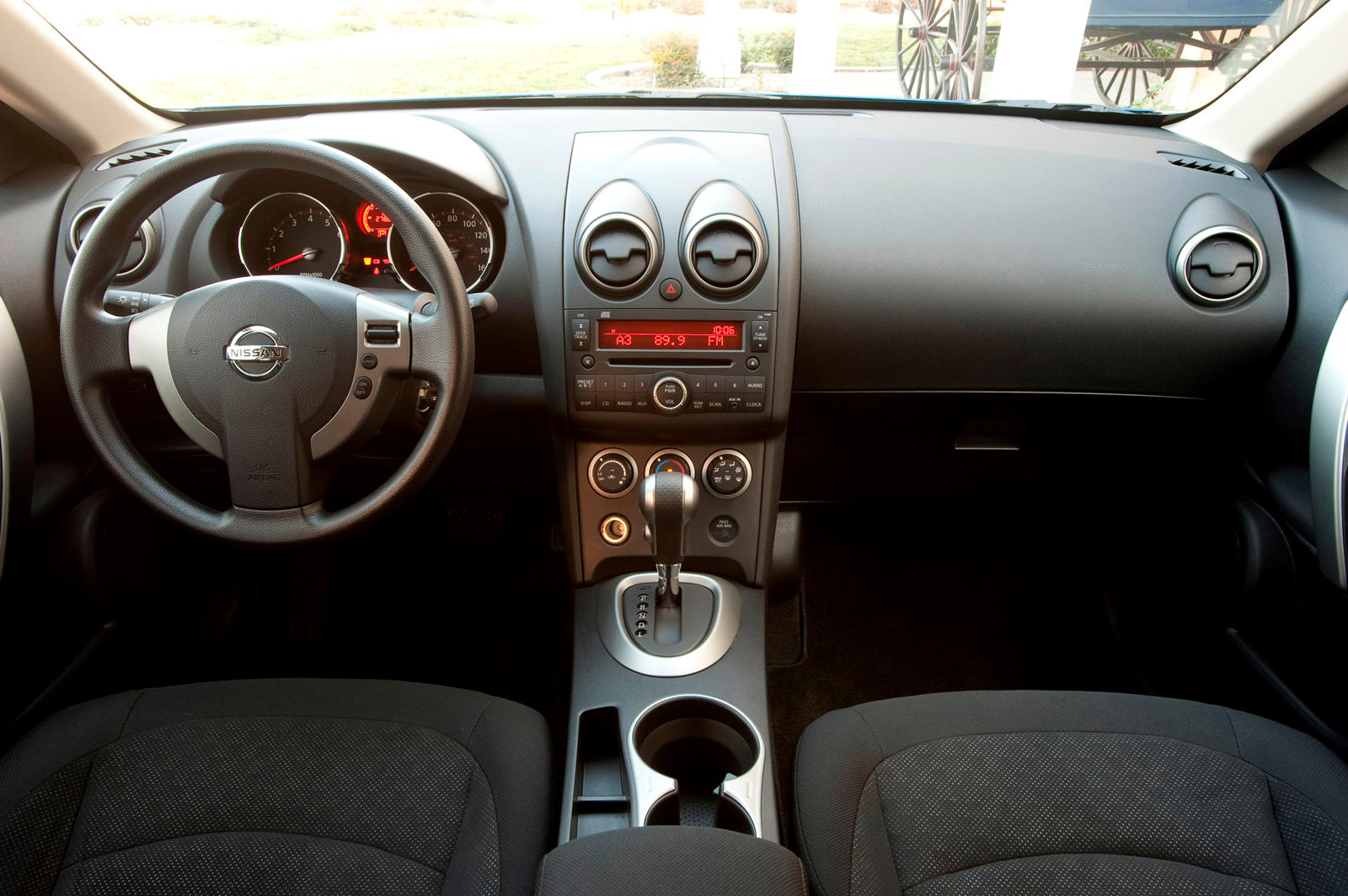 2009 Nissan Rogue Interior Photos | CarBuzz