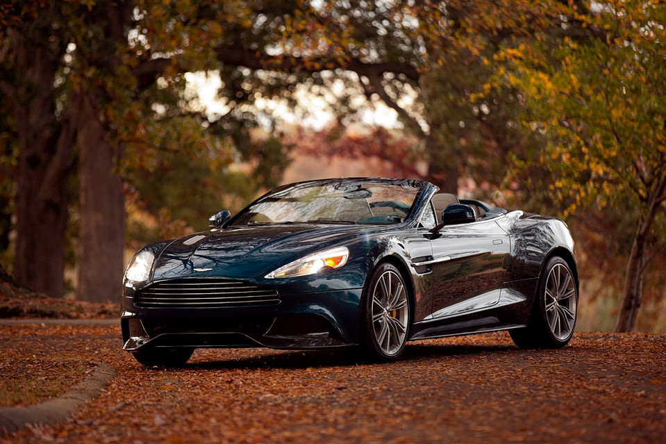 Aston Martin Flexes Its Muscles With Vanquish - WSJ