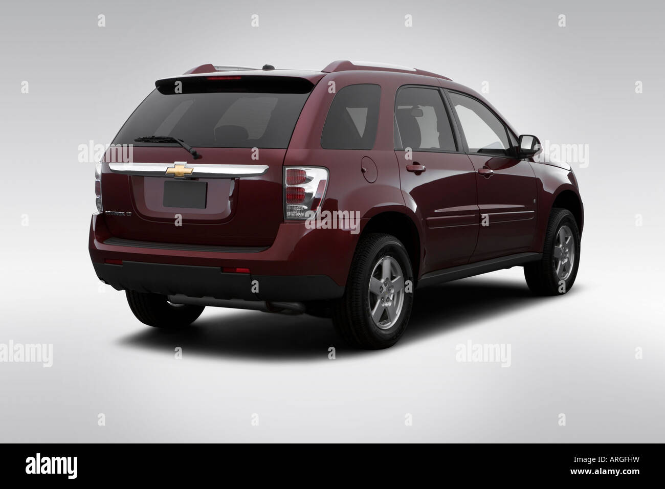2007 Chevrolet Equinox LT in Red - Rear angle view Stock Photo - Alamy