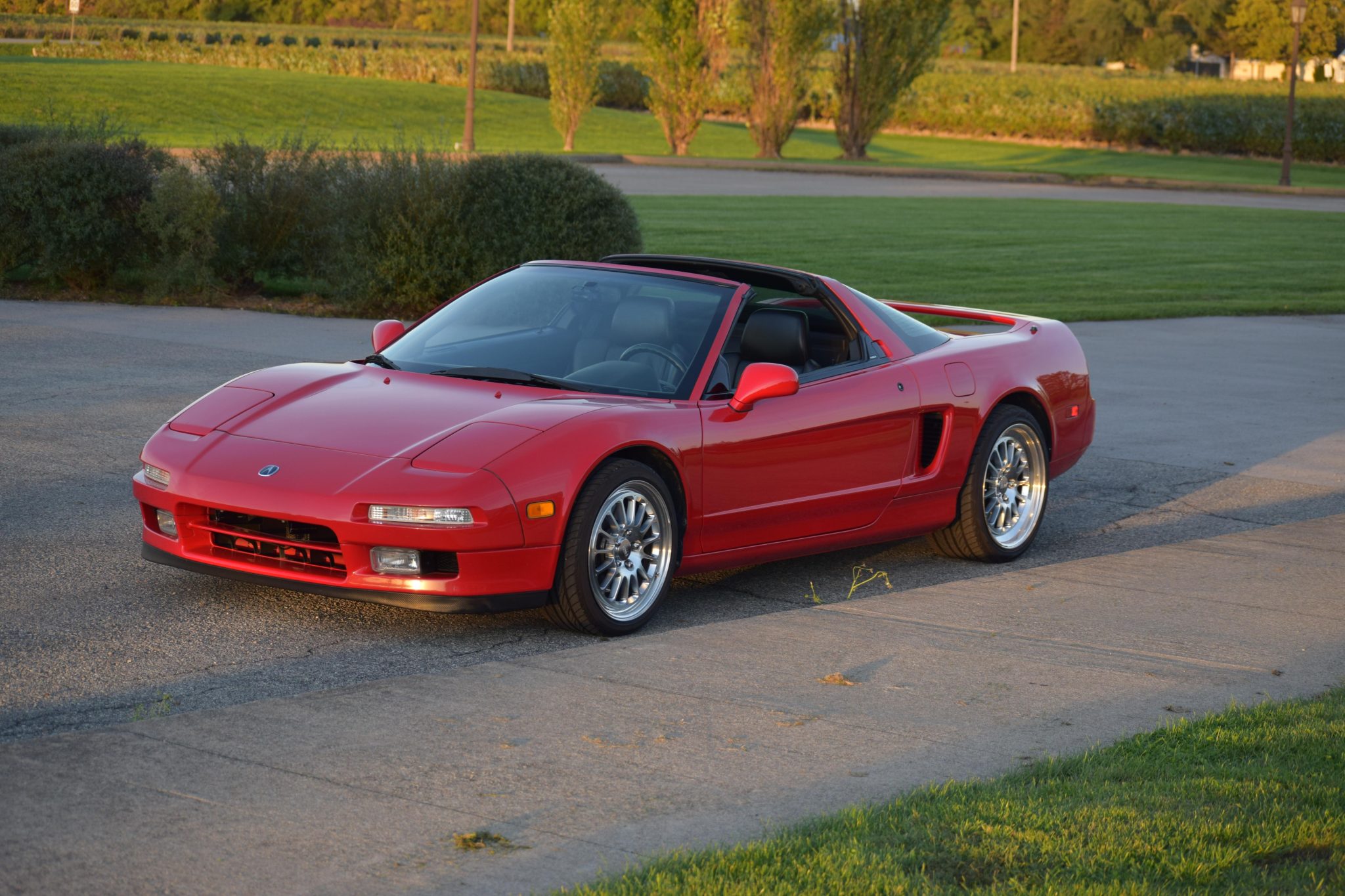 Bold Formula Red 41k-Mile 1997 Acura NSX-T Will Gladly Show an Icon's Worth  - autoevolution