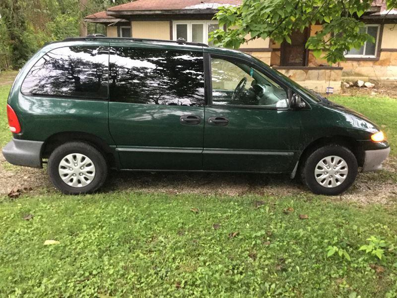 1999 Plymouth Voyager for Sale by Private Owner in Indianapolis, IN 46210