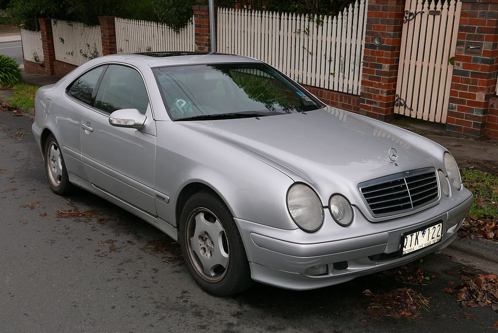 File:2000 Mercedes-Benz CLK 320 (C 208) Elegance coupe (2015-07-03) 01.jpg  - Wikimedia Commons