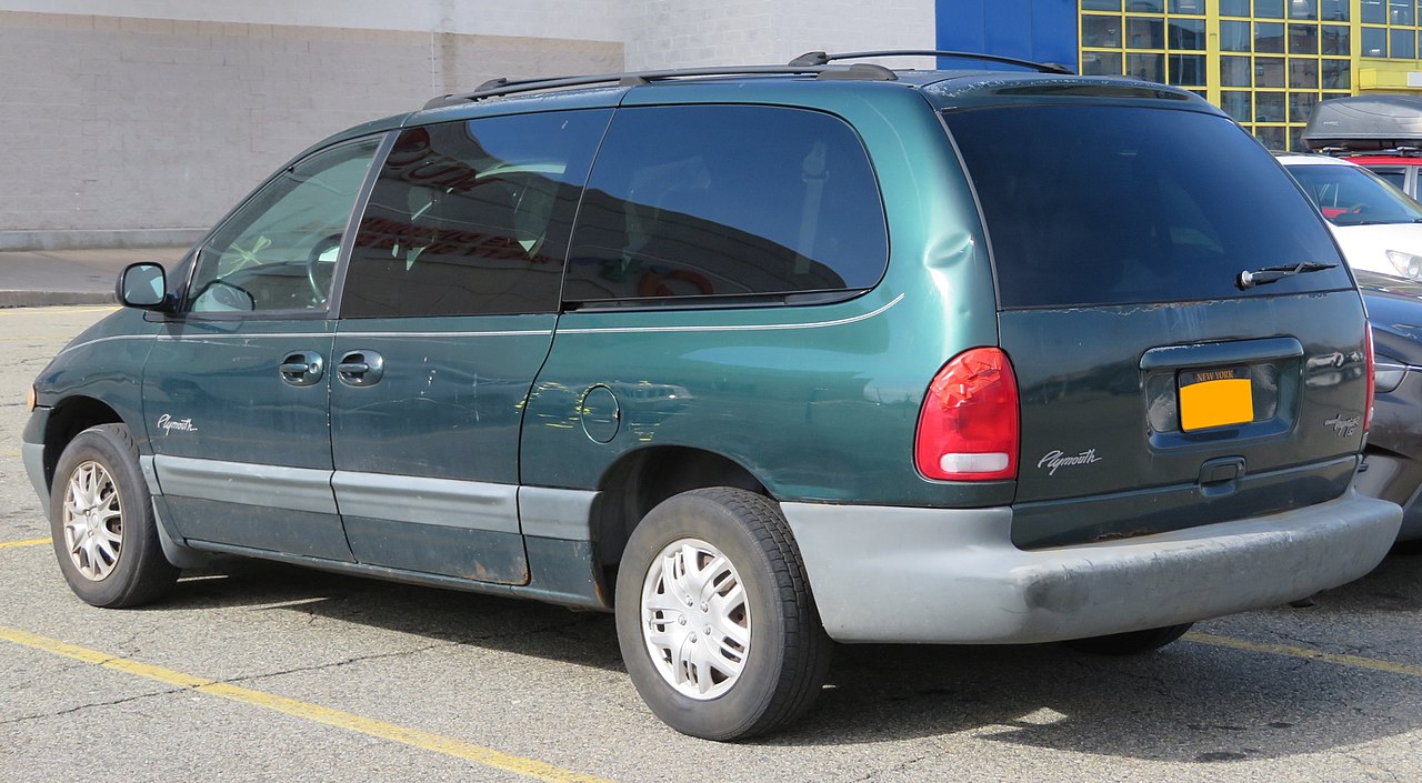 File:1999 Plymouth Grand Voyager SE front 4.6.18.jpg - Wikimedia Commons