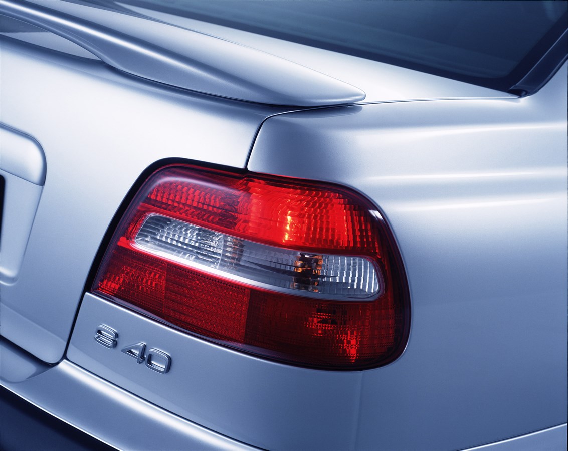 Volvo S40 and V40: improving ambience and practicality in equal measure -  Volvo Cars Global Media Newsroom