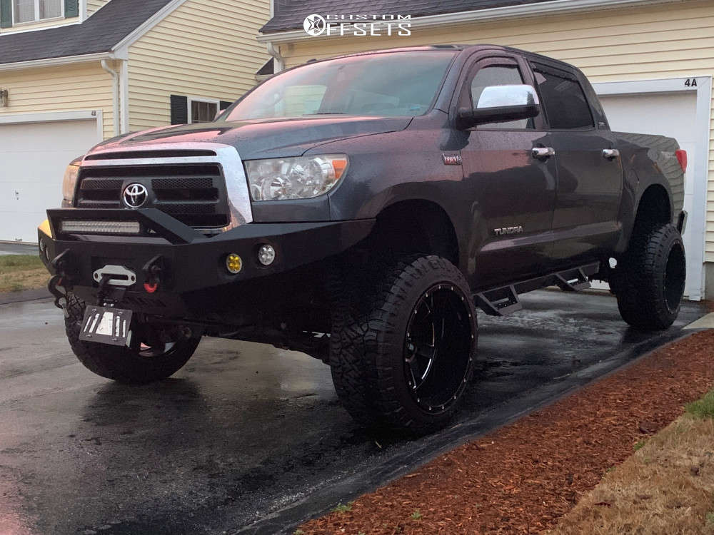 2010 Toyota Tundra with 22x14 -76 Moto Metal Mo962 and 35/12.5R22 Nitto  Ridge Grappler and Suspension Lift 6" | Custom Offsets