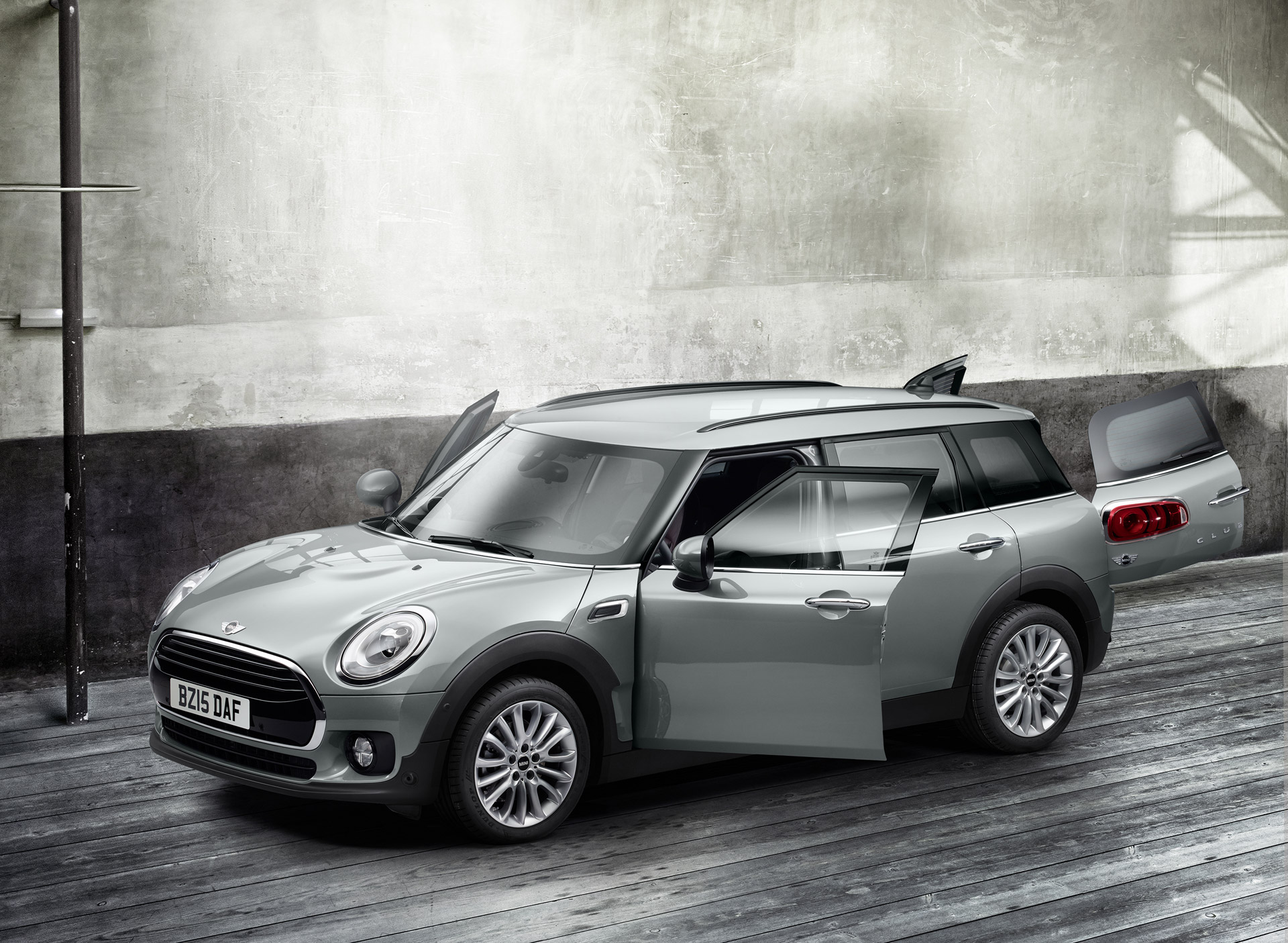 2016 MINI Cooper Clubman Grows Up Into More Maxi Wagon With Six Doors