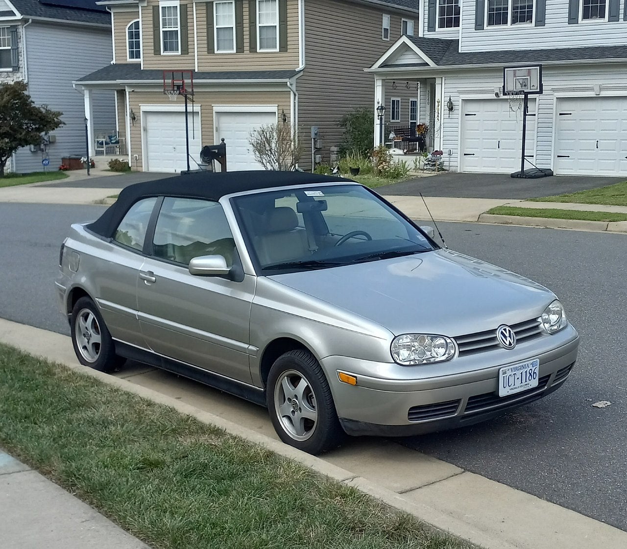 2001 VW Golf Cabriolet: The Official car of I wanted a beetle but I live in  a sensible part of town. : r/regularcarreviews