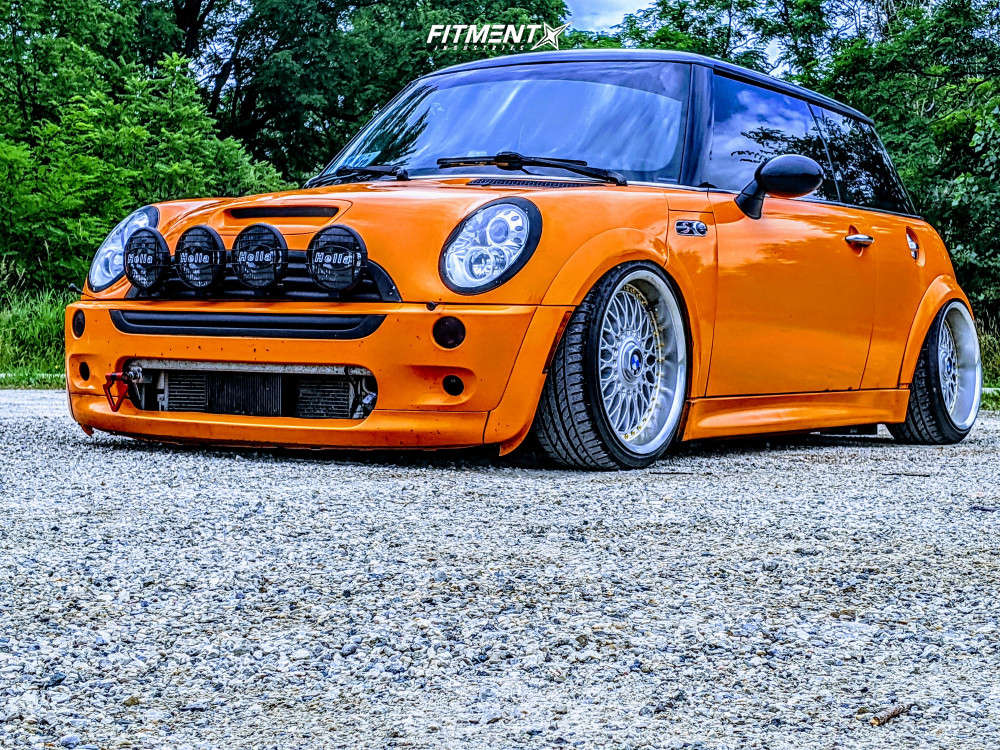 2005 Mini Cooper S with 17x8 BBS Rs and Sailun 195x40 on Air Suspension |  1318196 | Fitment Industries