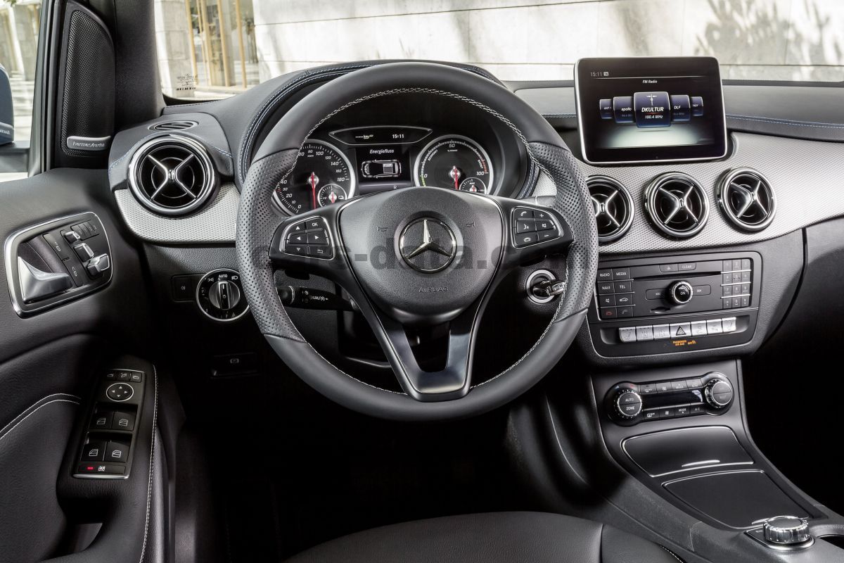 Mercedes-Benz B-class Electric Drive images (1 of 40)