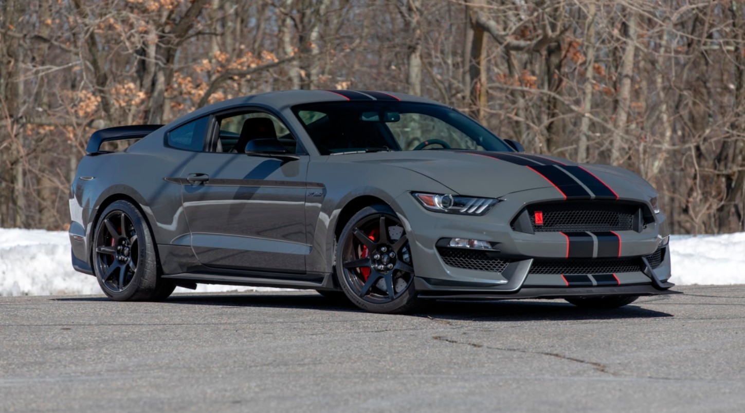 1-of-107 Lead Foot Gray 2018 Ford Shelby GT350R Stealthily Comes Out to  Play - autoevolution