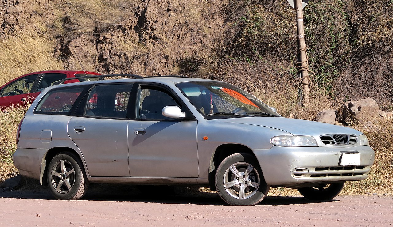 File:Daewoo Nubira 1.6 S Wagon 1999 (32827459170).jpg - Wikimedia Commons