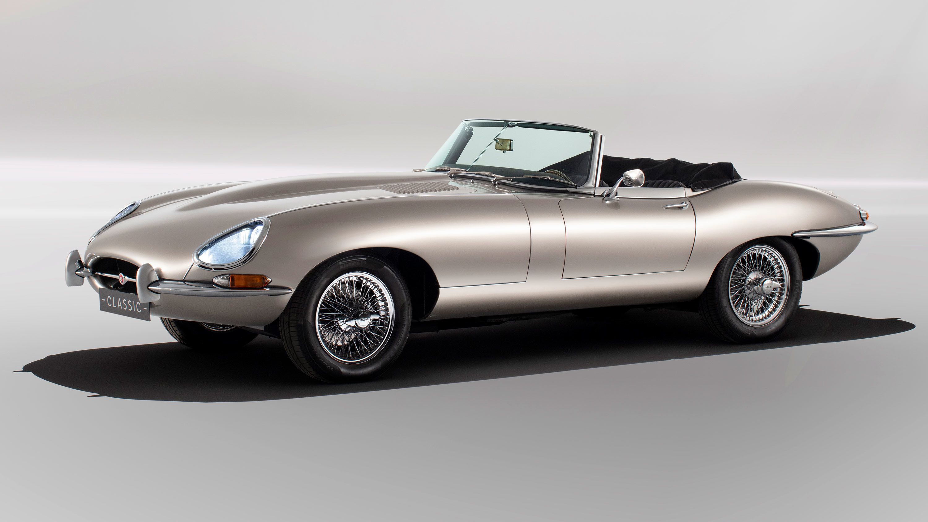Jaguar to make an electric version of 1960s sports car the E-Type | CNN  Business