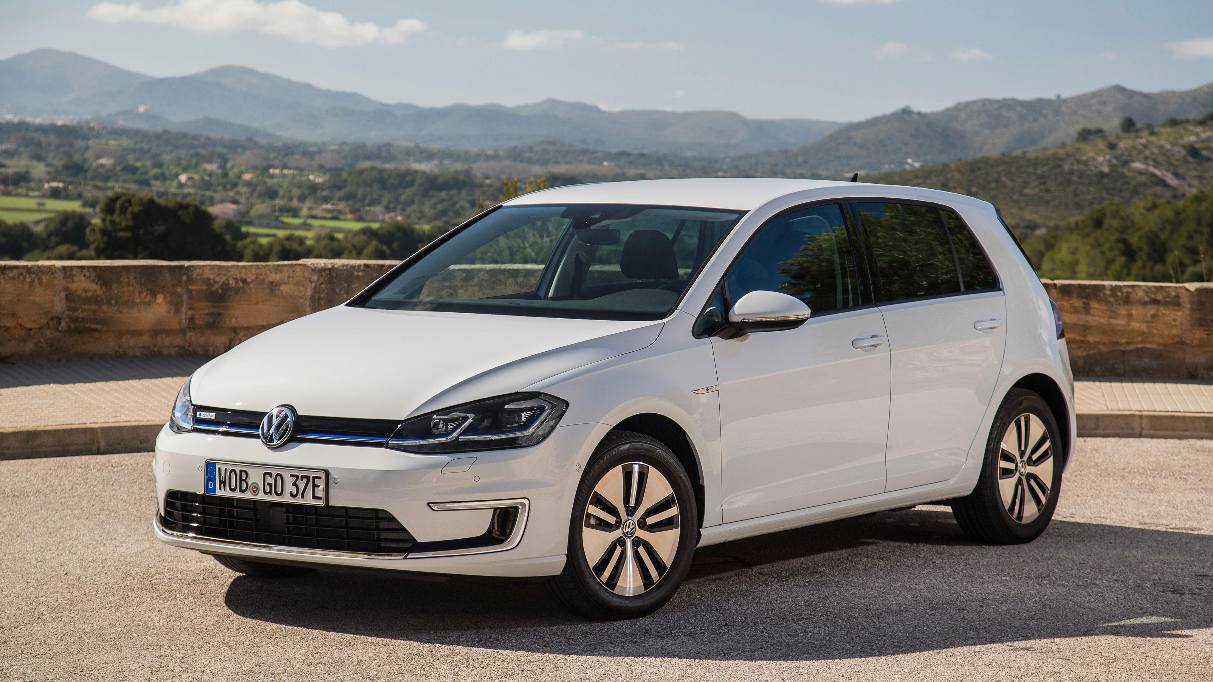 VW e-Golf review: faster, greener EV hatch driven Reviews 2023 | Top Gear