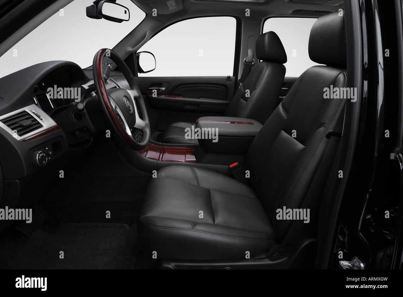 2008 Cadillac Escalade EXT in Black - Front seats Stock Photo - Alamy