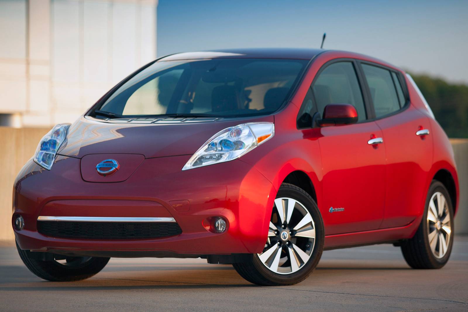 2014 Nissan LEAF Review & Ratings | Edmunds