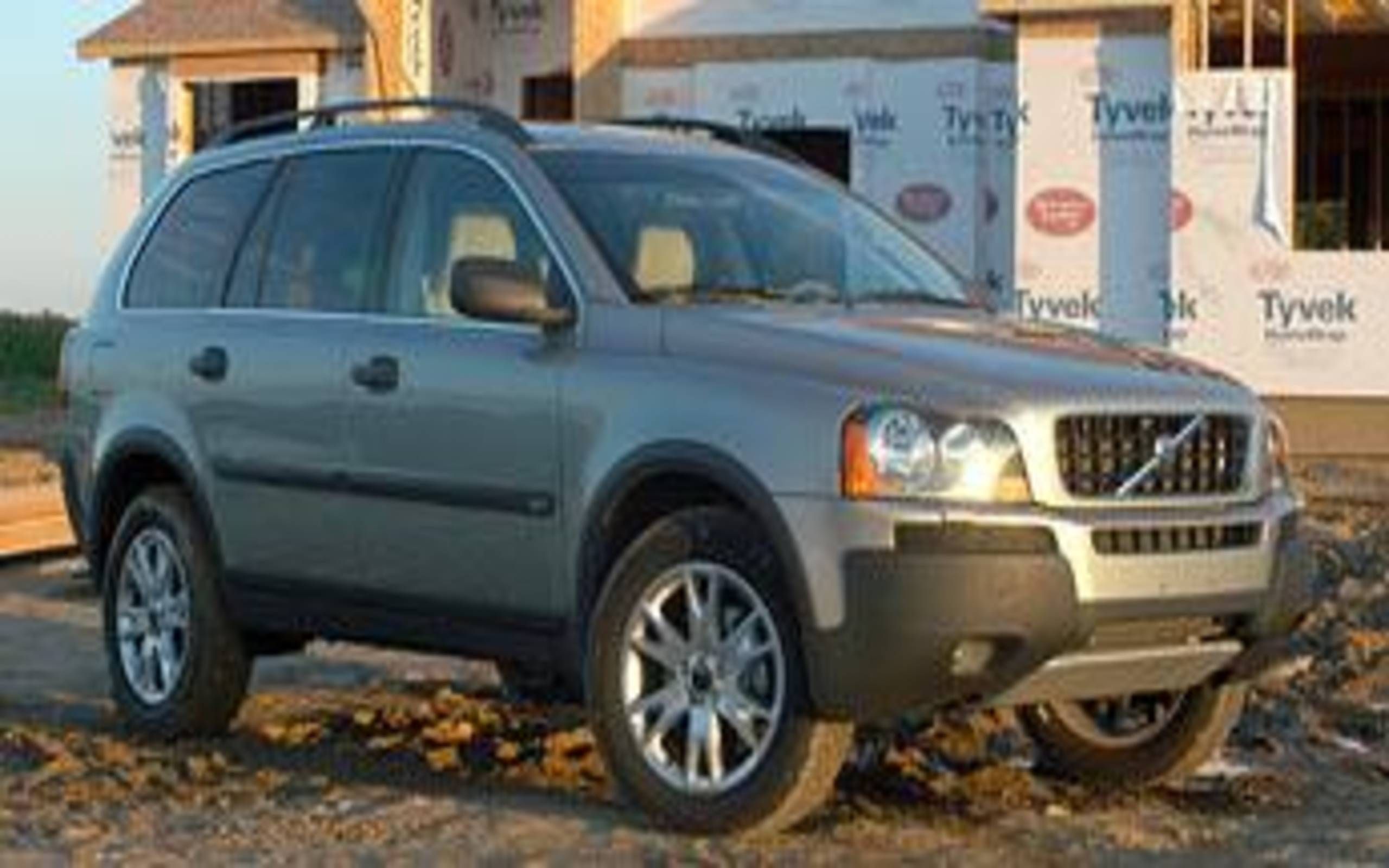 2004 Volvo XC90: Third-quarter update: Volvo's XC90 Carefully Leads Us From  Winter Into Spring