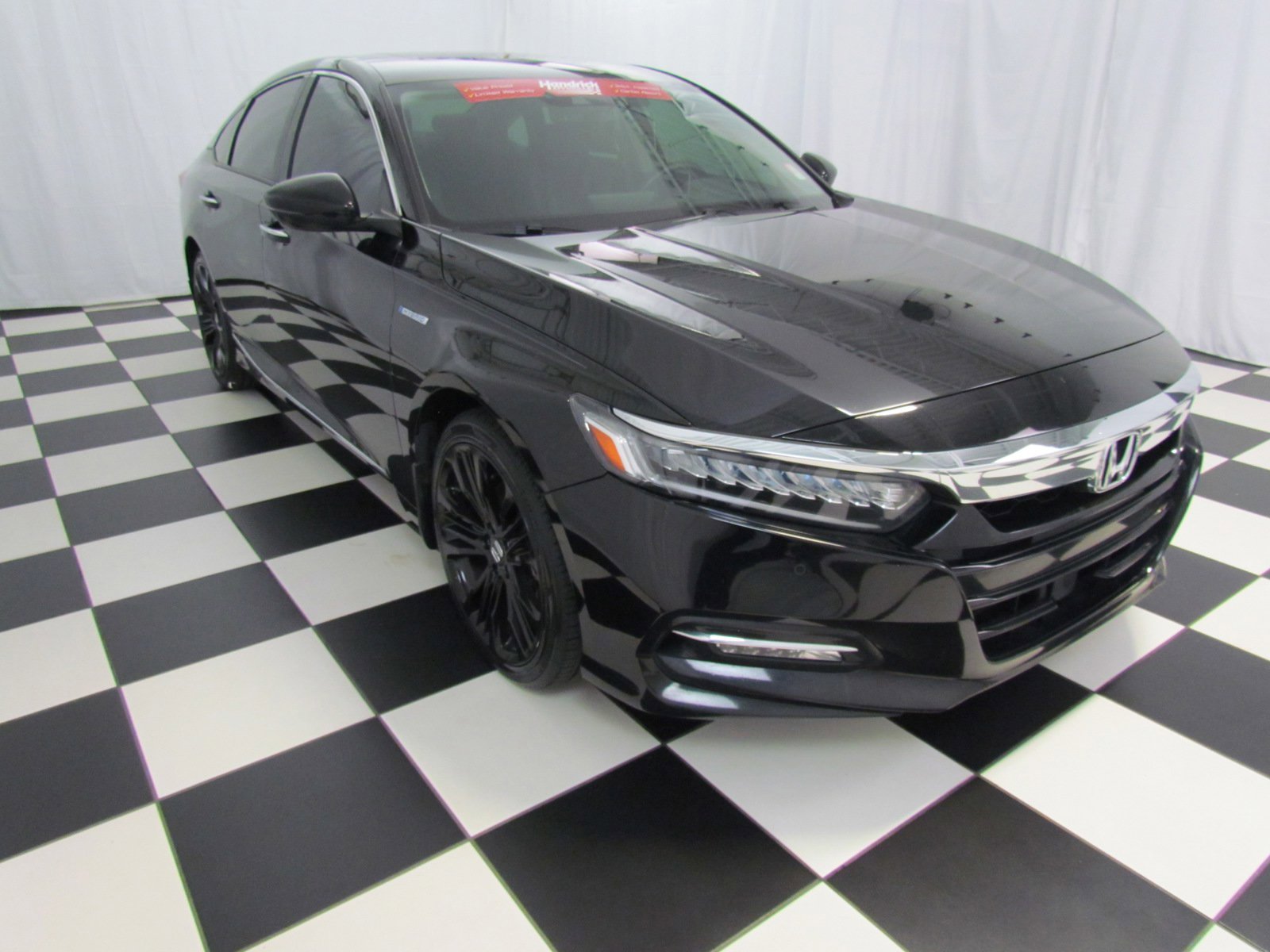 Certified Pre-Owned 2018 Honda Accord Hybrid Touring Sedan in Cary #Q00258A  | Hendrick Dodge Cary