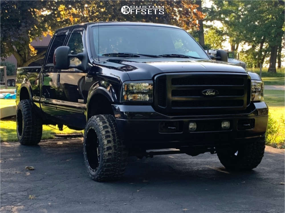 2007 Ford F-250 Super Duty with 20x12 -44 Moto Metal Mo962 and 33/12.5R20  Federal Couragia Mt and Leveling Kit | Custom Offsets