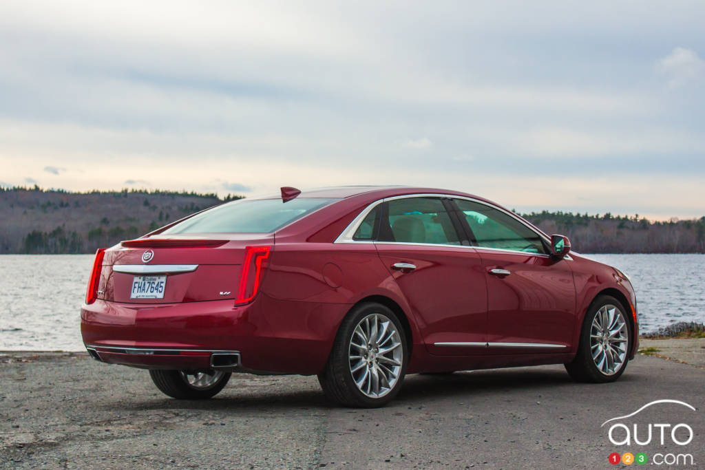 2015 Cadillac XTS AWD Vsport Review Editor's Review | Car Reviews | Auto123