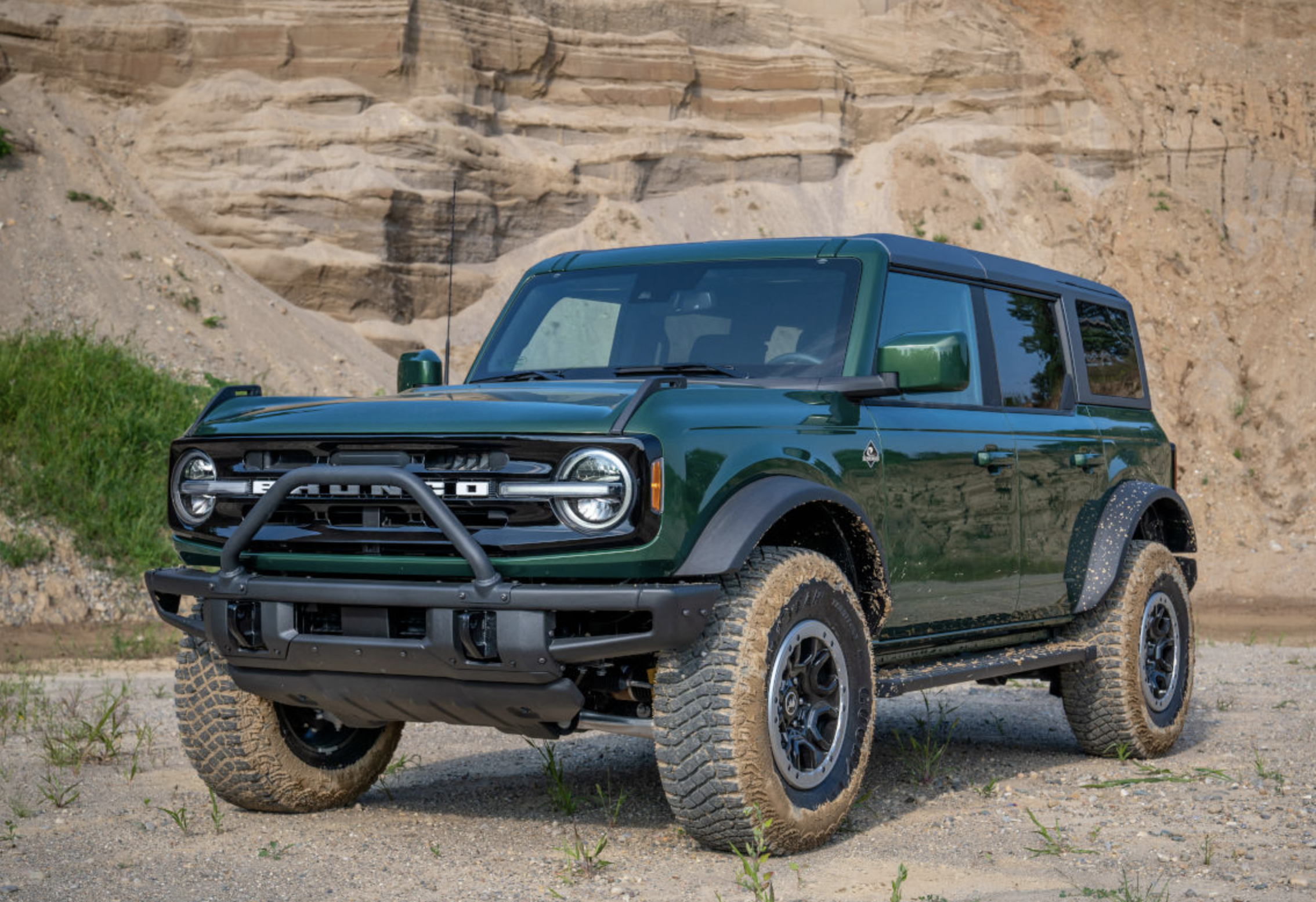 2022 Ford Bronco Adds Deep Green, Orange, Hot-Pepper Red Colors