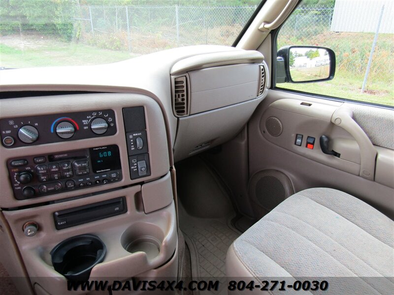 1999 GMC Safari SLE Minivan