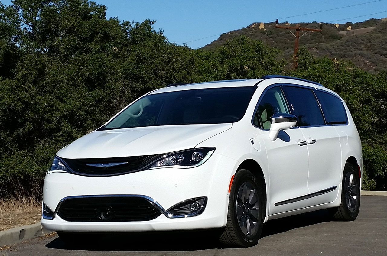 Chrysler's 2017 Pacifica Hybrid minivan tests at 84 mpg | HeraldNet.com