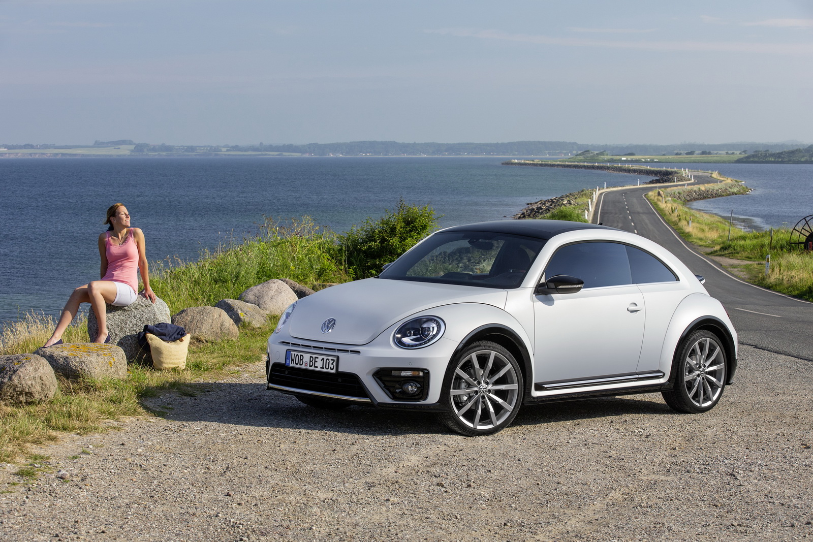 2017 Volkswagen Beetle Detailed in New Photos and Videos - autoevolution