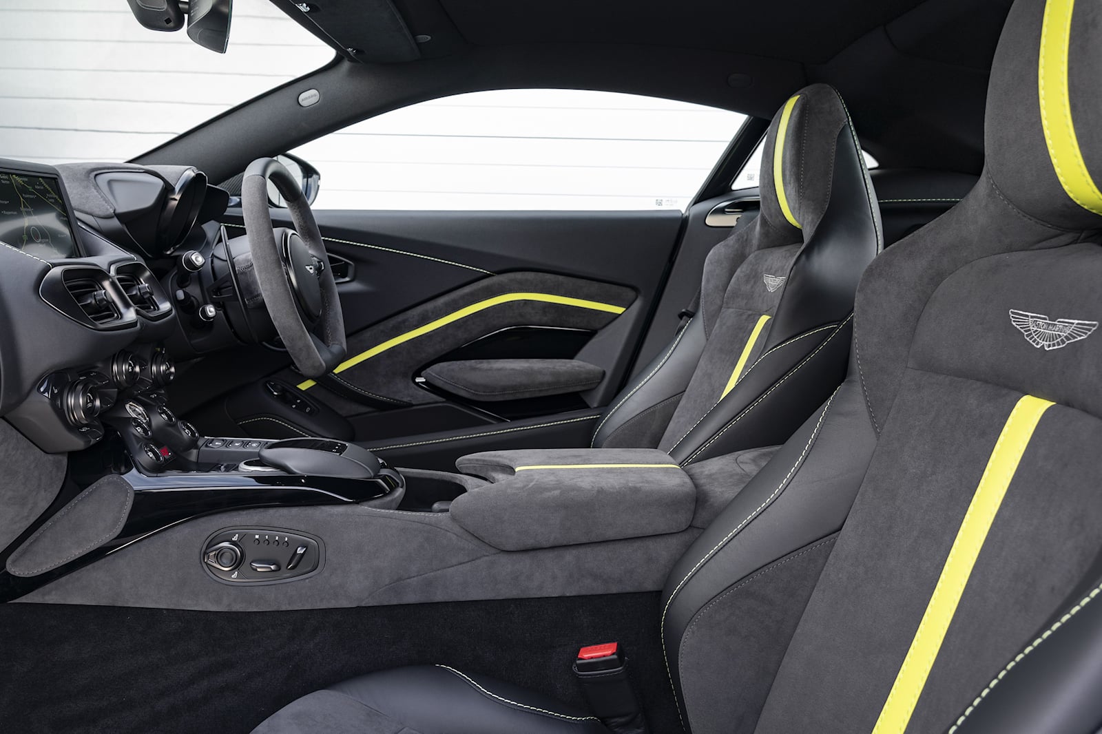 2023 Aston Martin Vantage Coupe Interior Dimensions: Seating, Cargo Space &  Trunk Size - Photos | CarBuzz