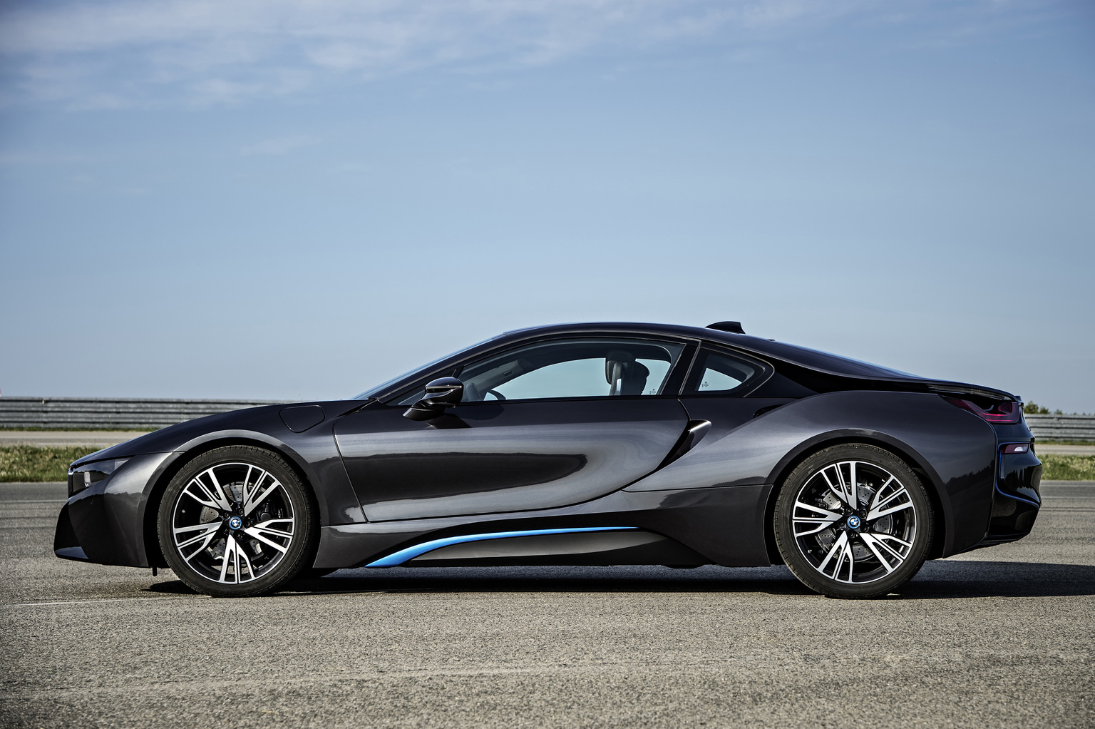 BMW i8 (2014 - Present): Profile, Specifications, Reviews & Buyer Guide