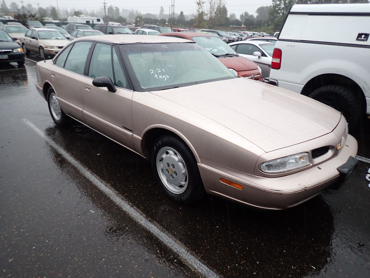 1999 Oldsmobile 88, the official car of poorly installed aftermarket chrome  trim and DIYed whitewalls : r/regularcarreviews