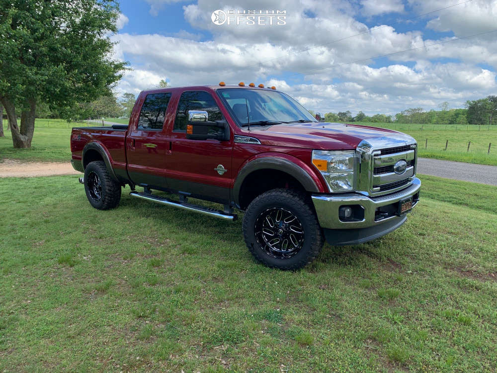 2015 Ford F-250 Super Duty with 20x10 -18 Fuel Triton and 35/12.5R20  Crosswind M/t and Leveling Kit | Custom Offsets