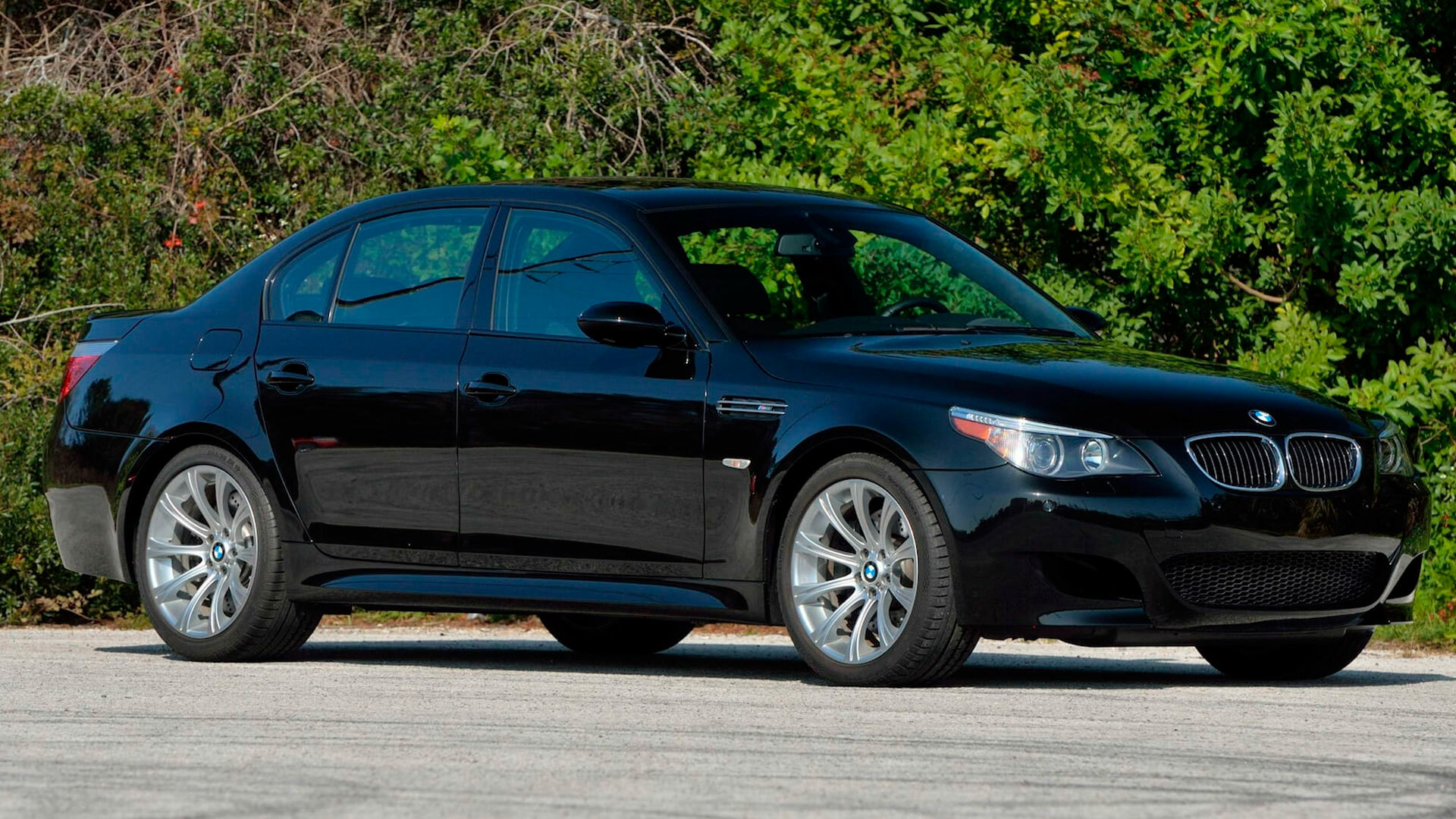With Only 1,262 Miles, This 2006 BMW M5 Is As New As It Gets | Carscoops