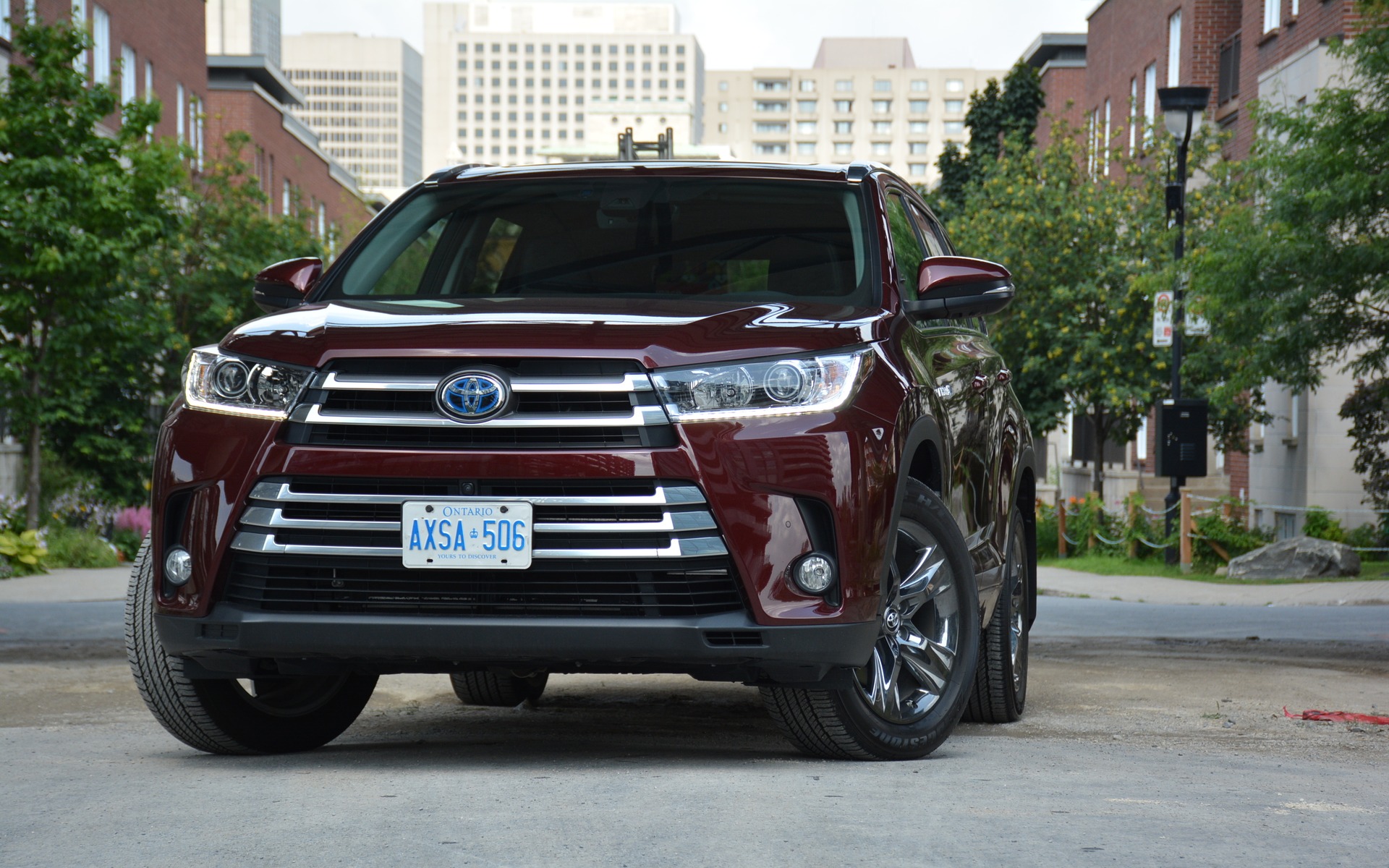 2017 Toyota Highlander Hybrid: Checks all the Boxes - The Car Guide