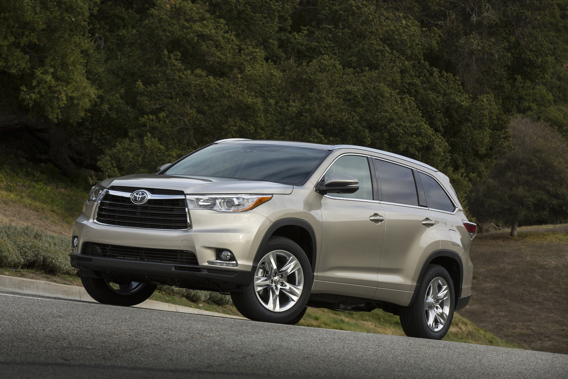 2015 Toyota Highlander Review, Ratings, Specs, Prices, and Photos - The Car  Connection