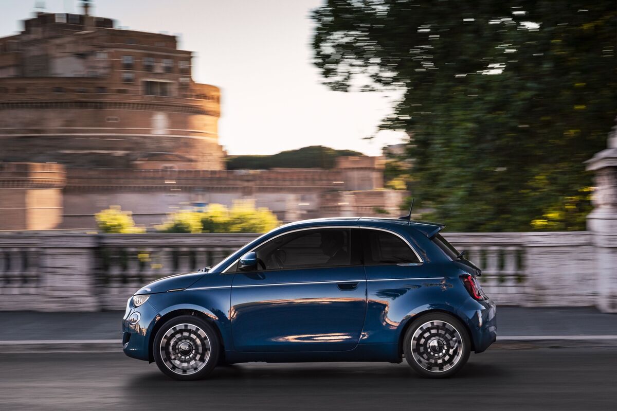 Fiat Has Nothing to Lose With 500e Electric Car's Surprise Second Act -  Bloomberg