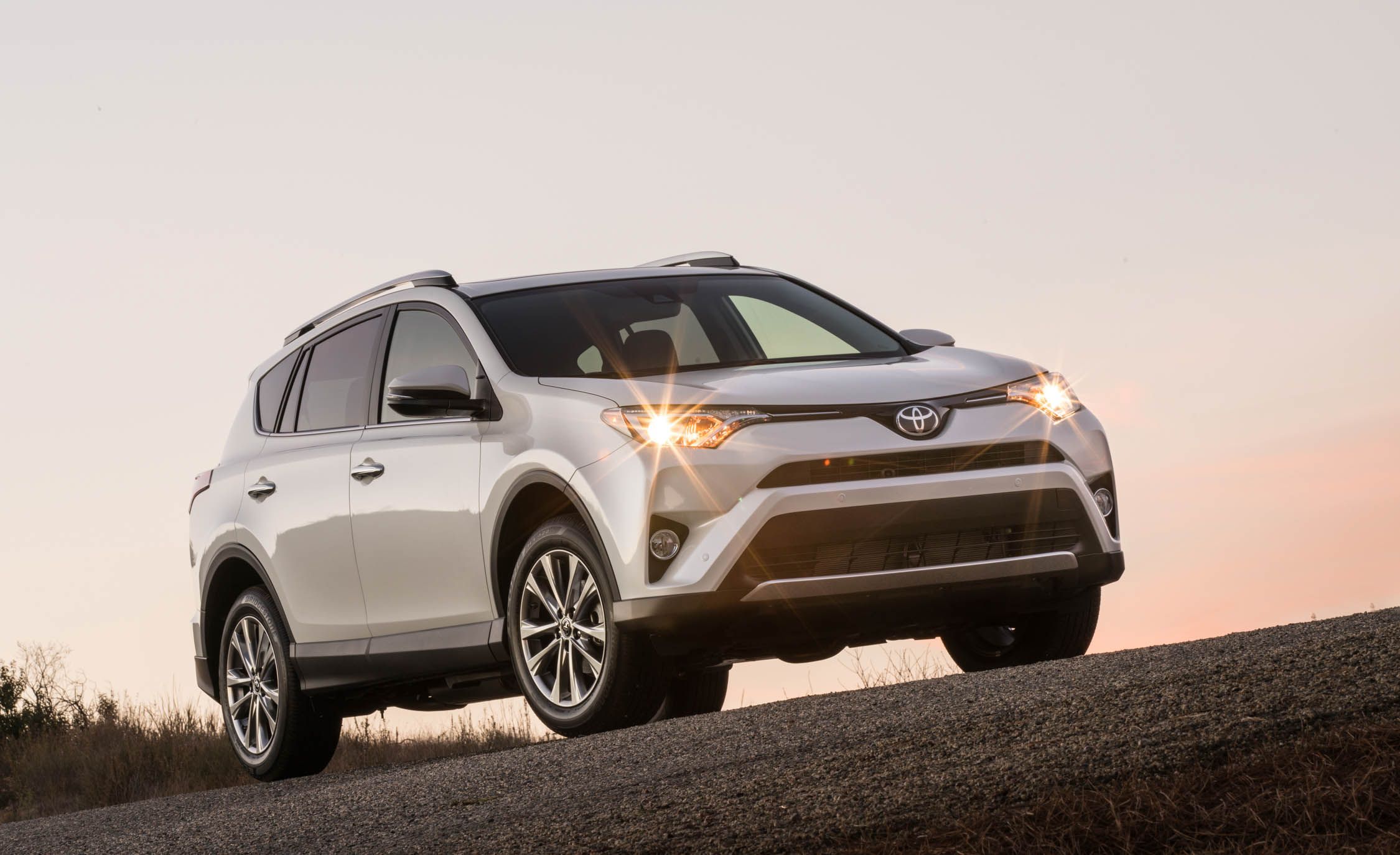 2017 Toyota RAV4 Review, Pricing, and Specs