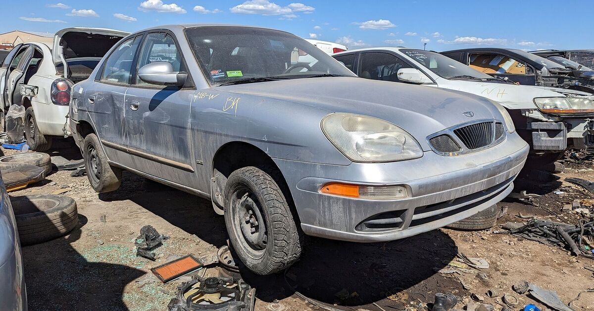 Junkyard Find: 2002 Daewoo Nubira SE Sedan | The Truth About Cars