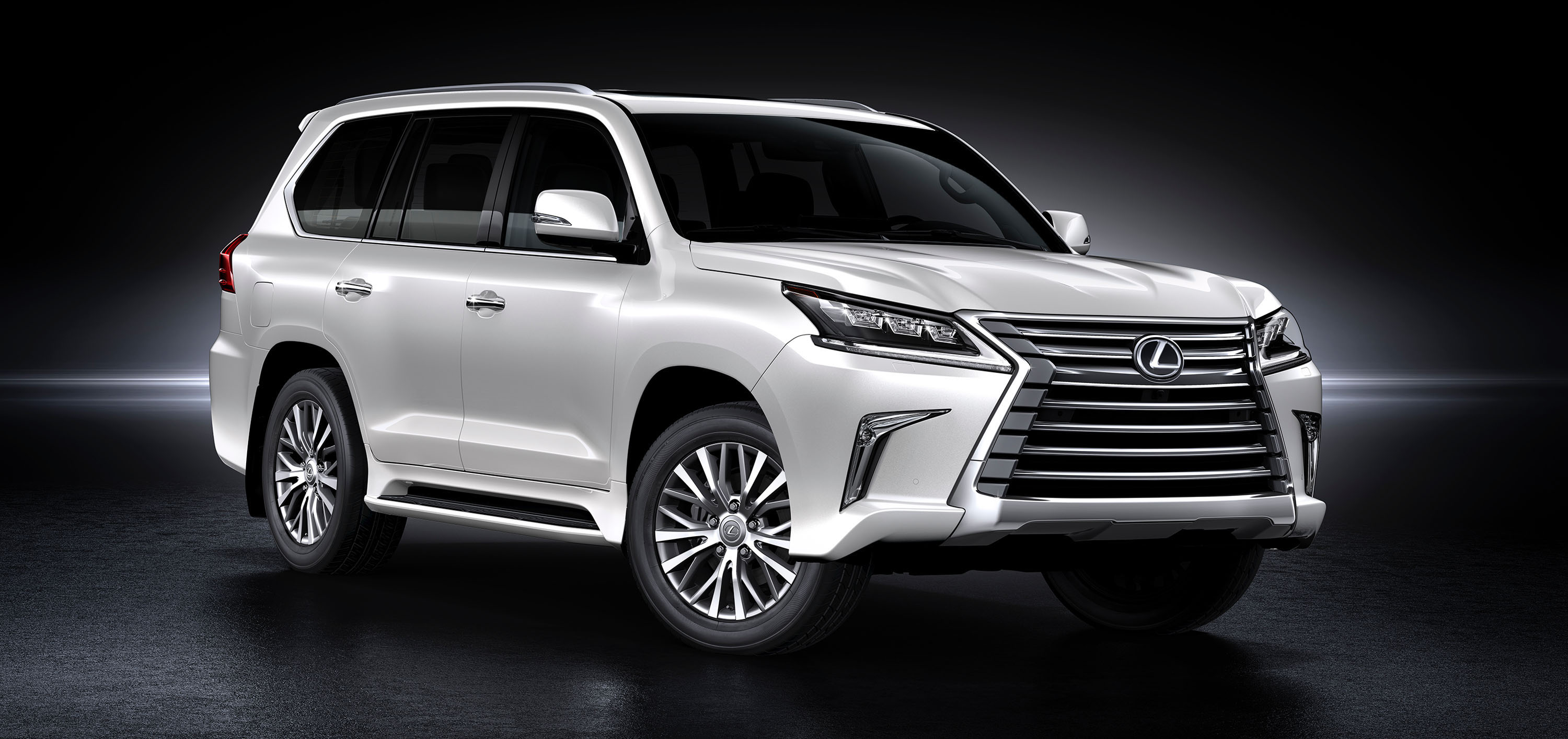 Making a Classic Entrance: Lexus Debuts Refreshed 2016 LX 570 Luxury  Utility Vehicle at Pebble Beach Concours d? Elegance - Lexus USA Newsroom
