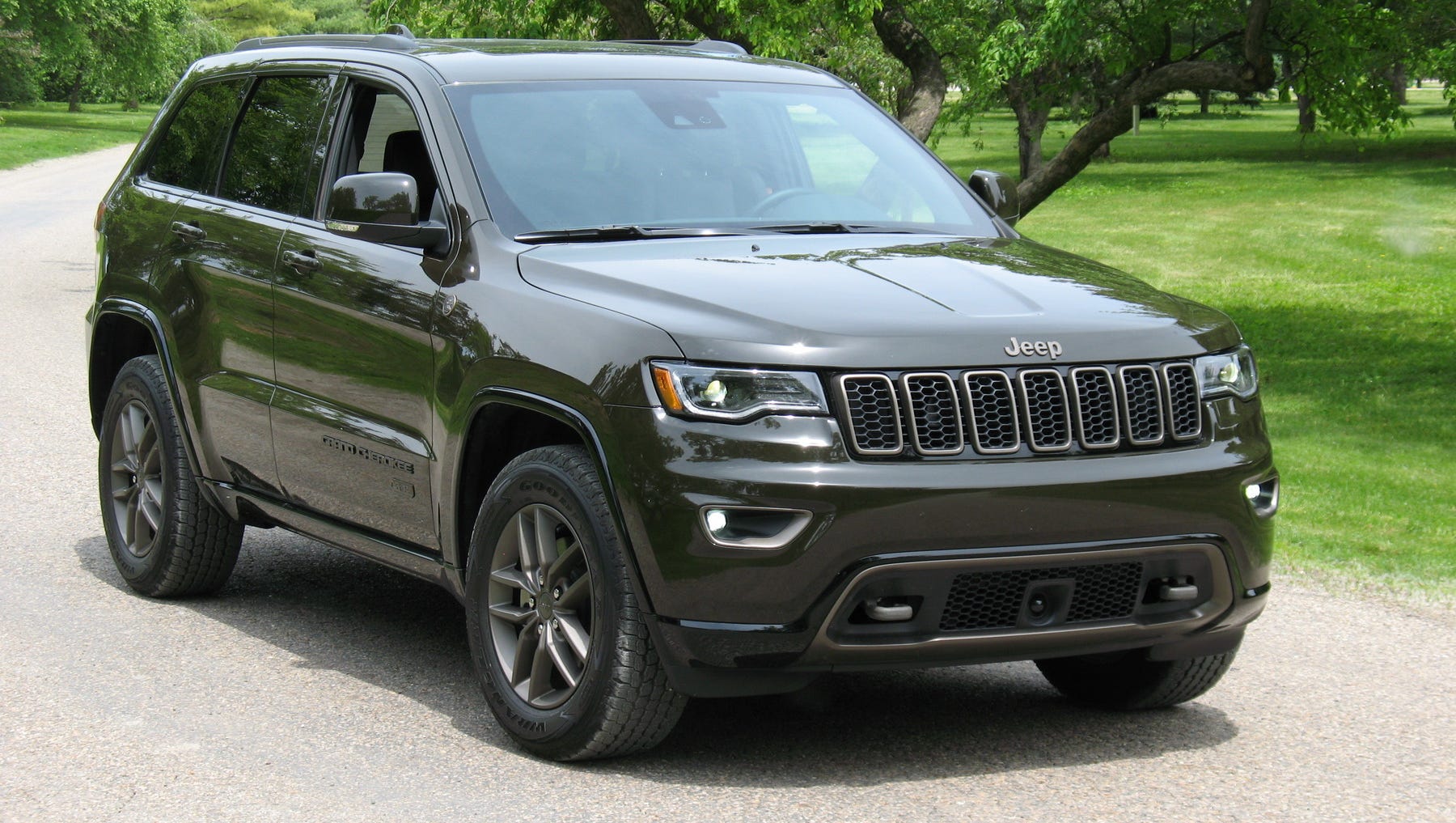 2016 Jeep Grand Cherokee has flagship features
