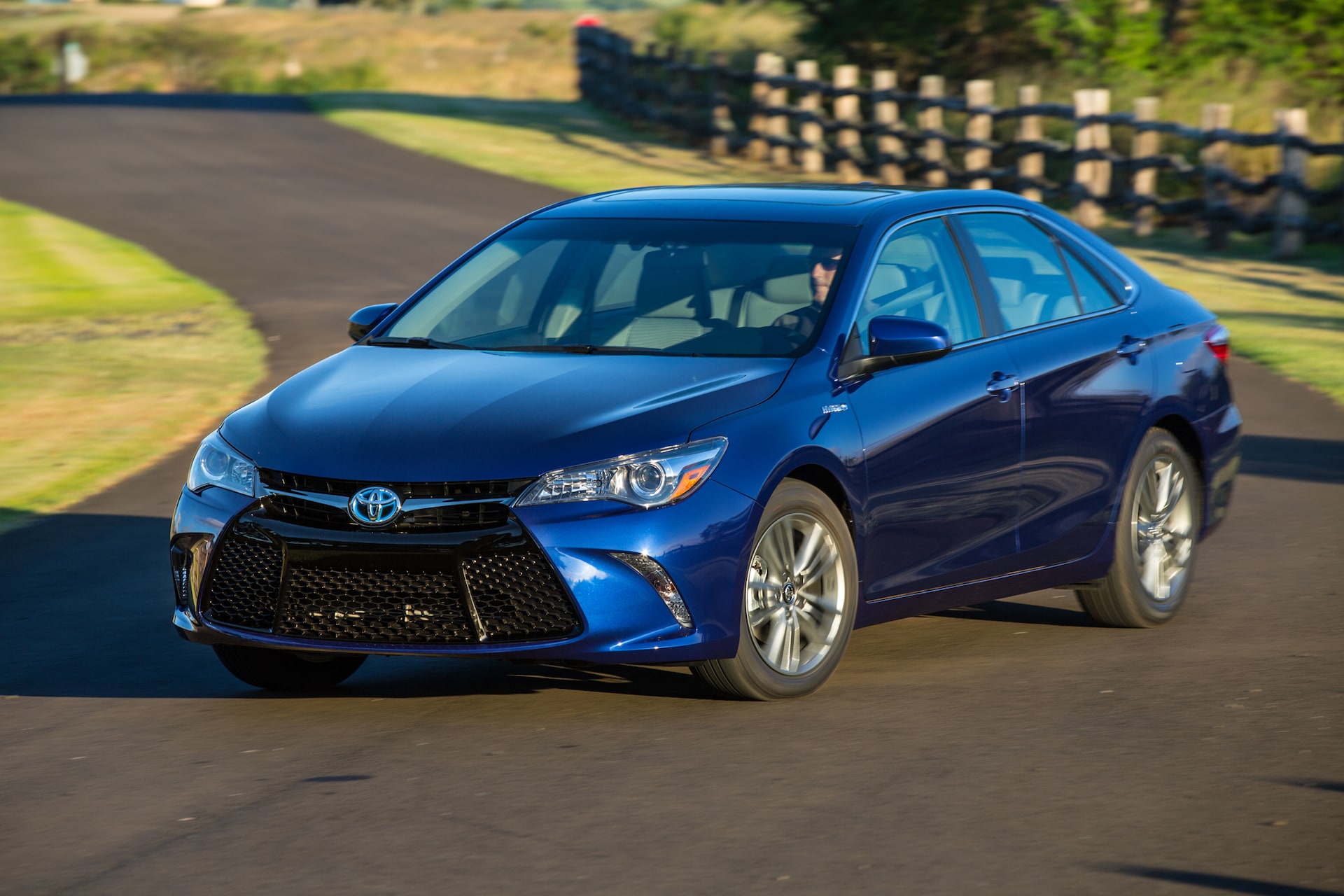 2015 Toyota Camry Hybrid First Drive