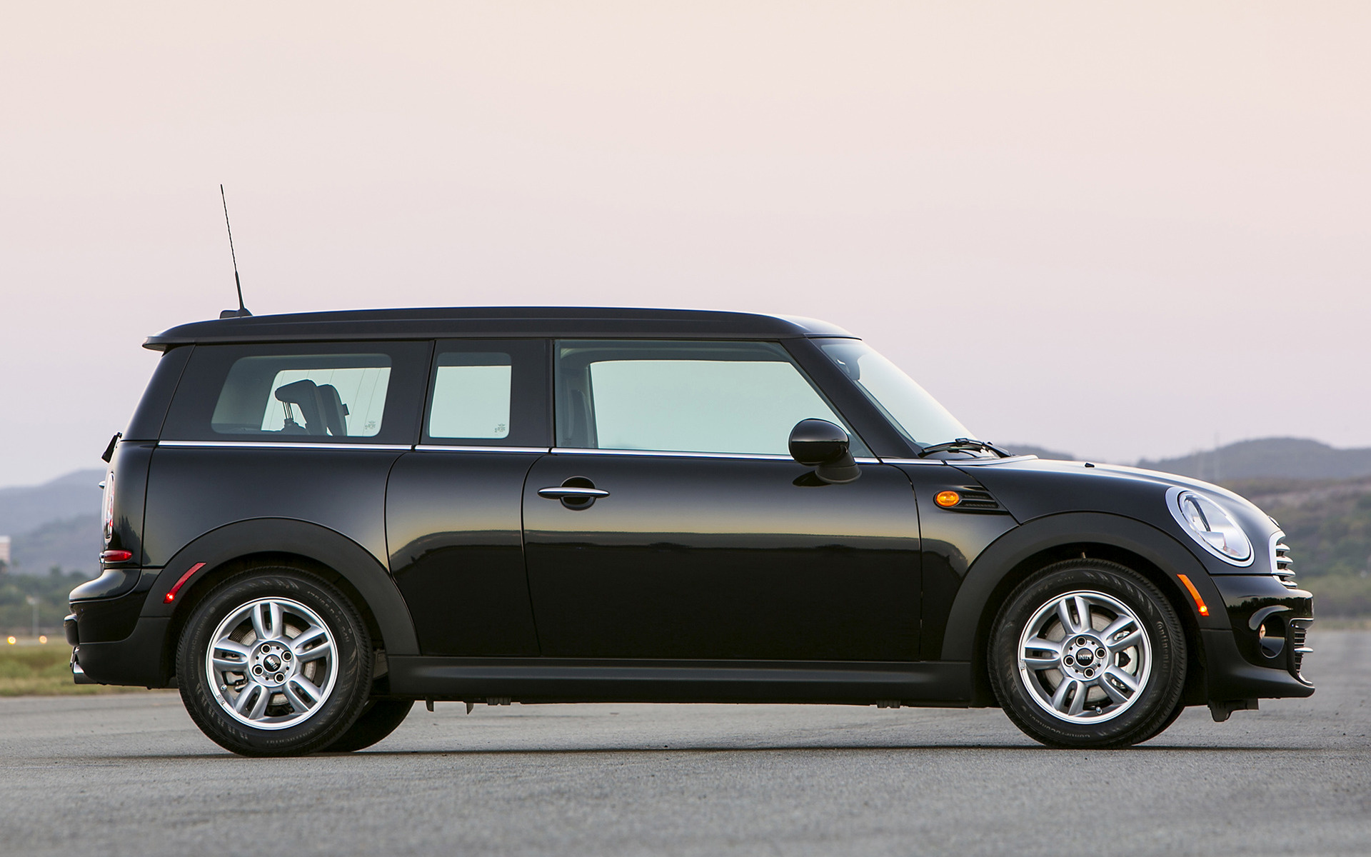 2010 Mini Cooper Clubman (US) - Wallpapers and HD Images | Car Pixel