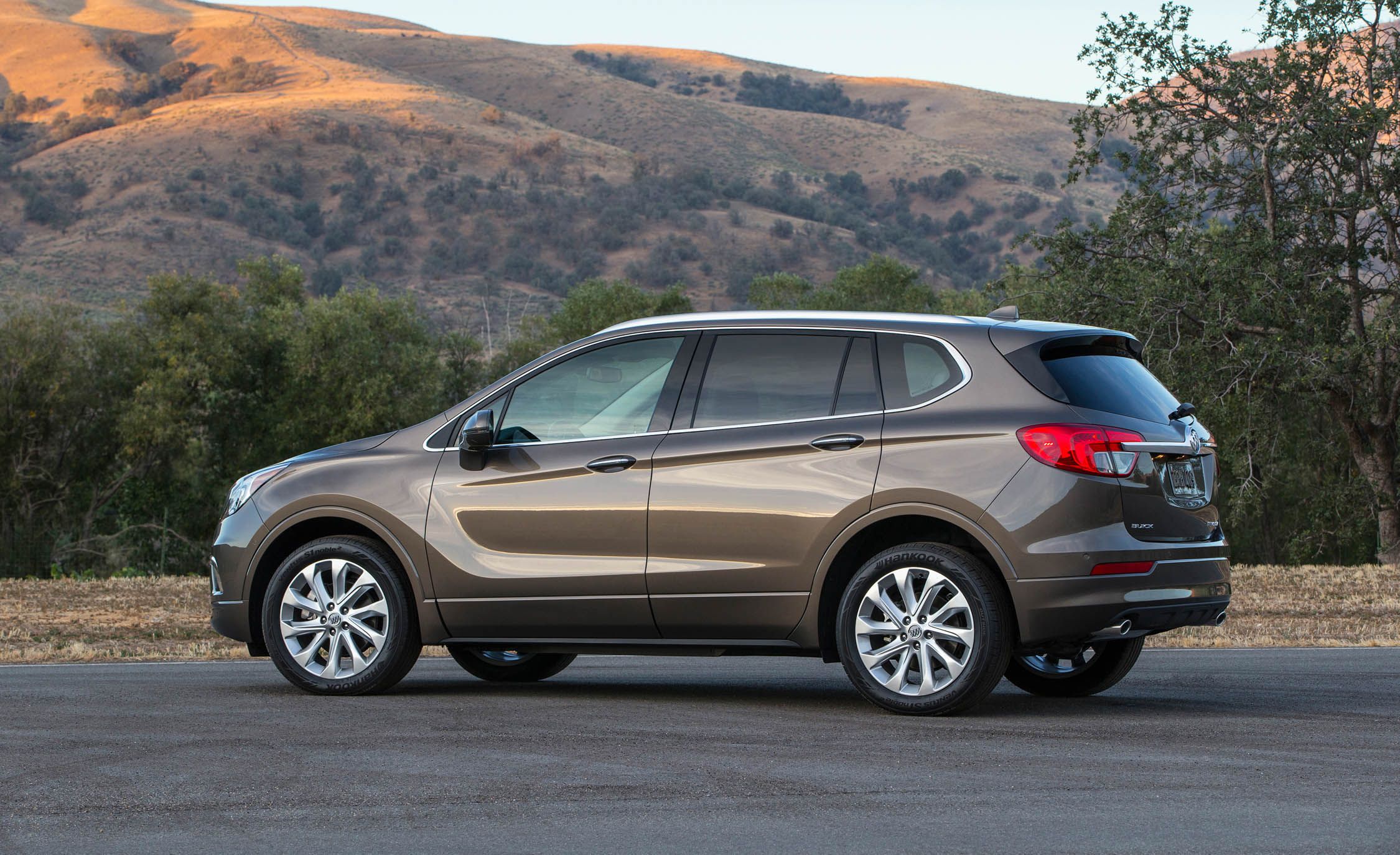 2018 Buick Envision Review, Pricing, and Specs