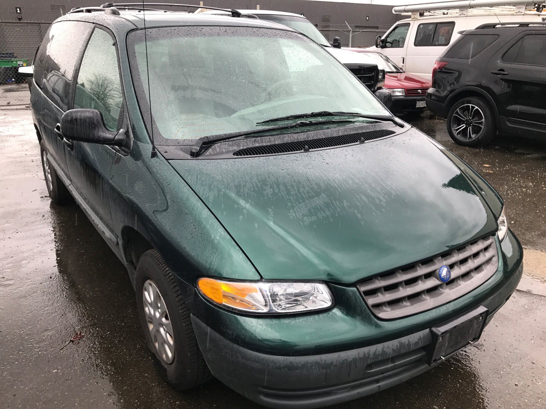 1998 PLYMOUTH VOYAGER, 4 DOOR PASS VAN, GREEN, VIN # 2P4FP2535WR504008 -  Able Auctions