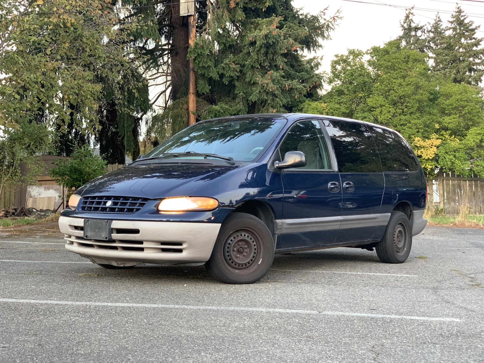 2000 Plymouth Grand Voyager for Sale in Lakewood, WA - OfferUp