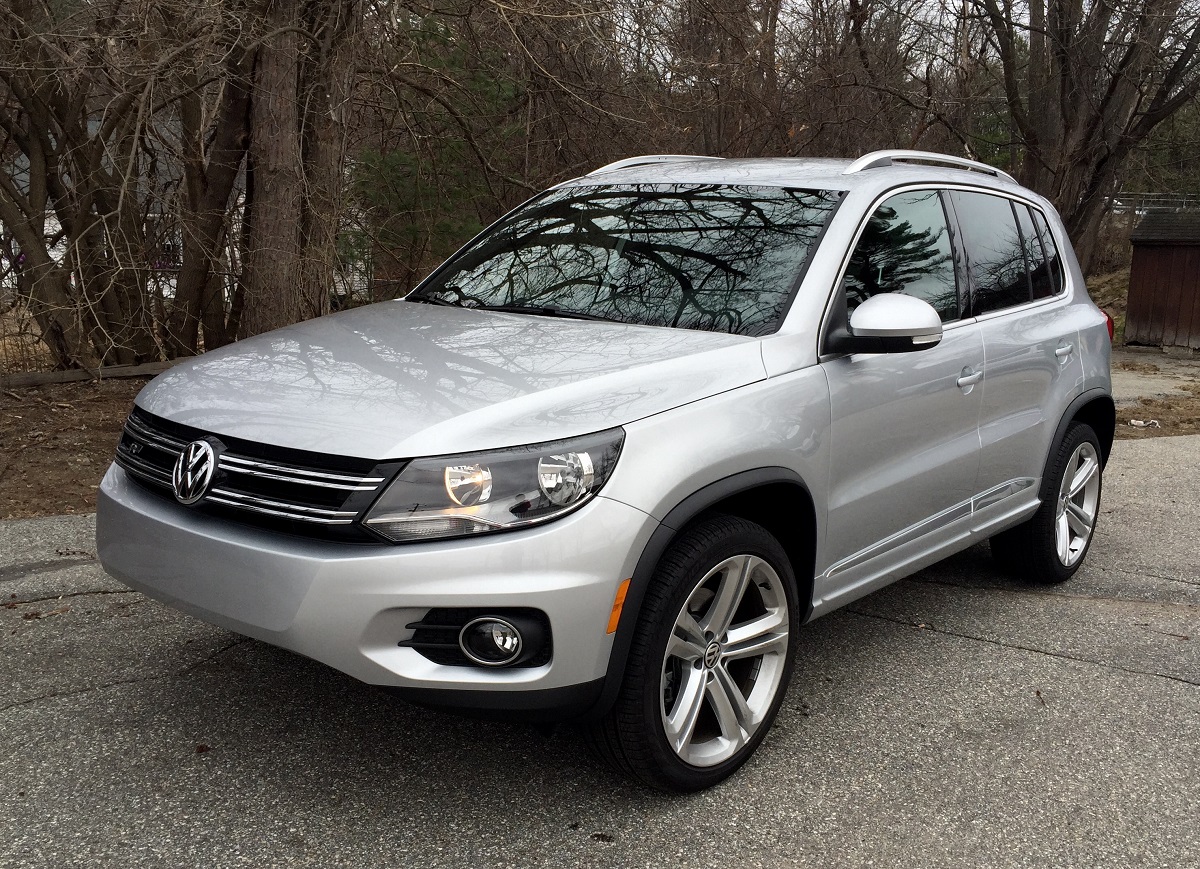 REVIEW: 2016 Volkswagen Tiguan R-Line 4Motion - A Crossover Not to be  Overlooked - BestRide