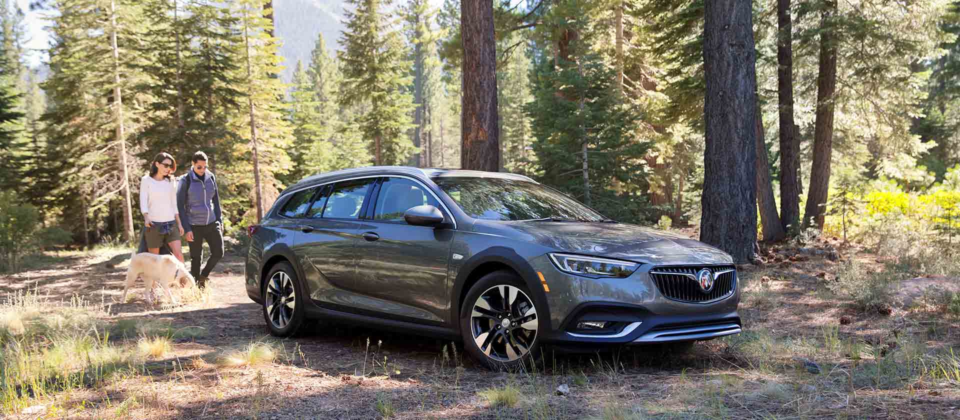 2019 Buick Regal TourX Overview - The News Wheel