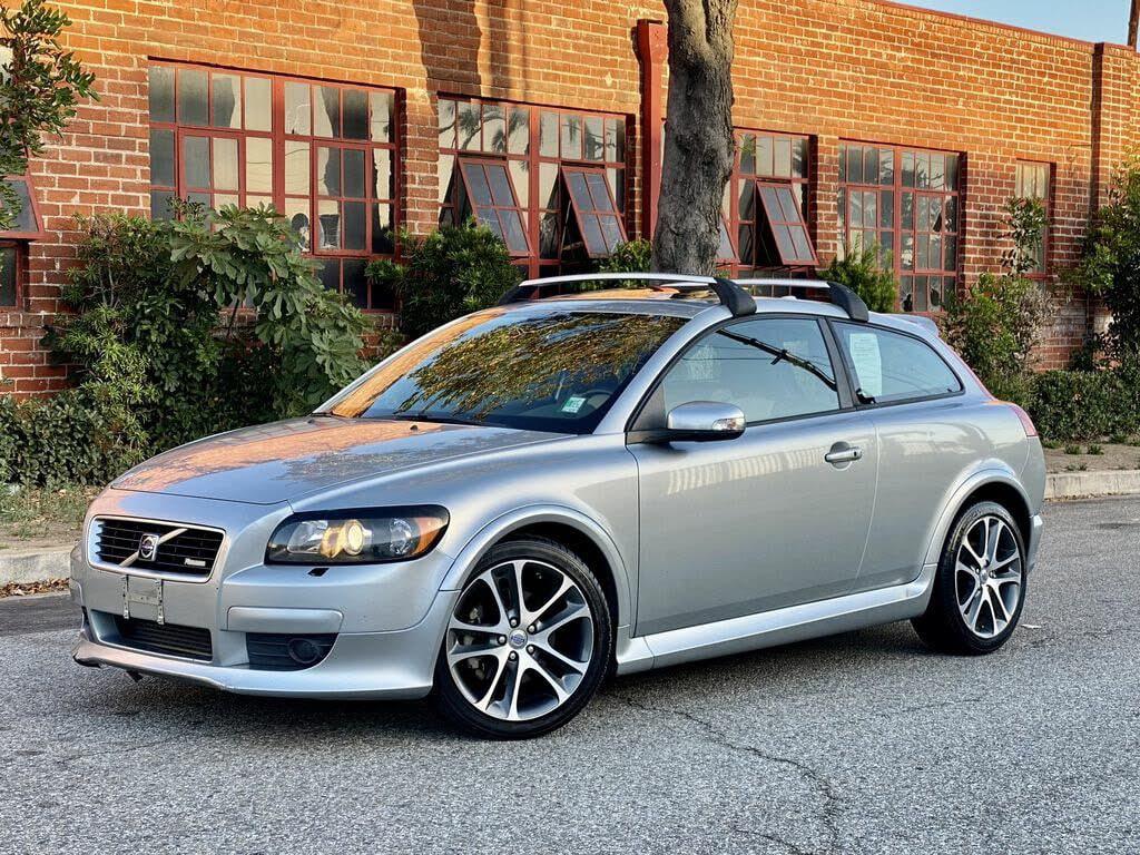 Just bought this 2009 C30 R - this car is a classic. It still turns heads  and people still think it's a new Volvo. : r/Volvo