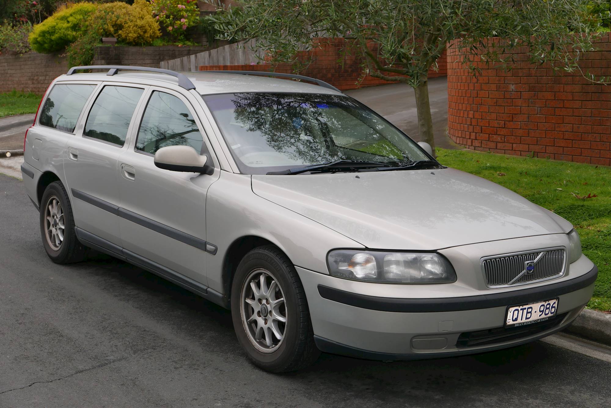 2002 Volvo V70 XC A SR 4dr All-wheel Drive Station Wagon 5-spd Geartronic