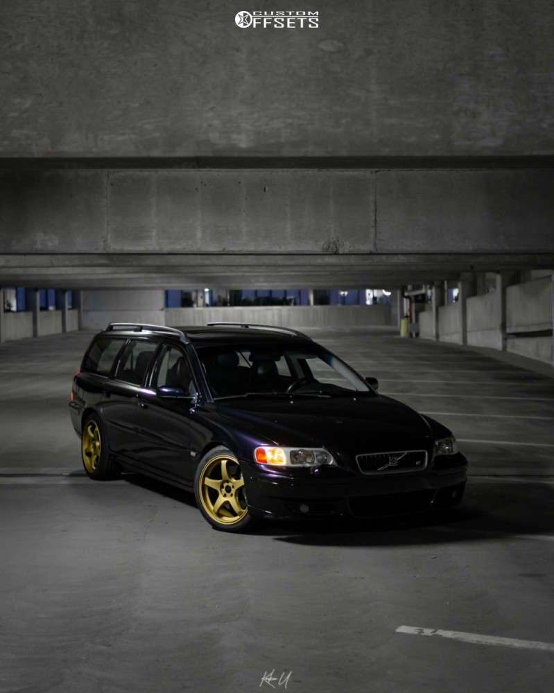 2006 Volvo V70 with 18x8.5 35 Rosenstein Cr and 235/40R18 Hankook Ventus S1  Noble 2 and Coilovers | Custom Offsets
