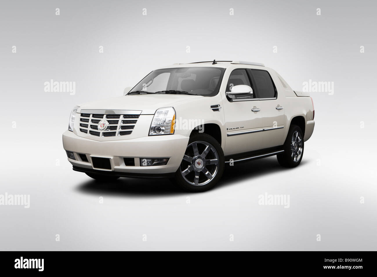 2009 Cadillac Escalade EXT in White - Front angle view Stock Photo - Alamy